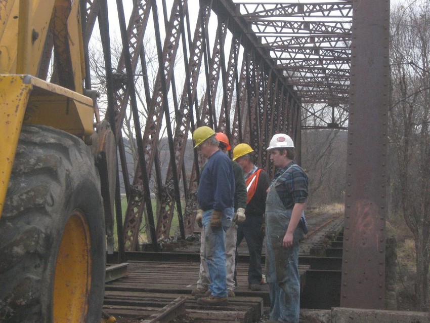 Photo of C9 Bridge Crew at Work
