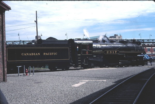 Photo of CP 2317 under steam