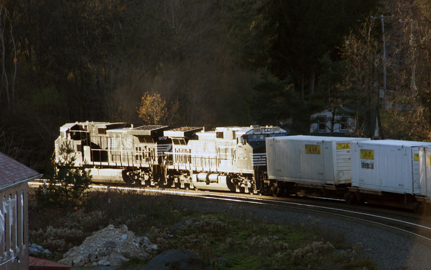 Photo of Westbound heads into late afternoon sun