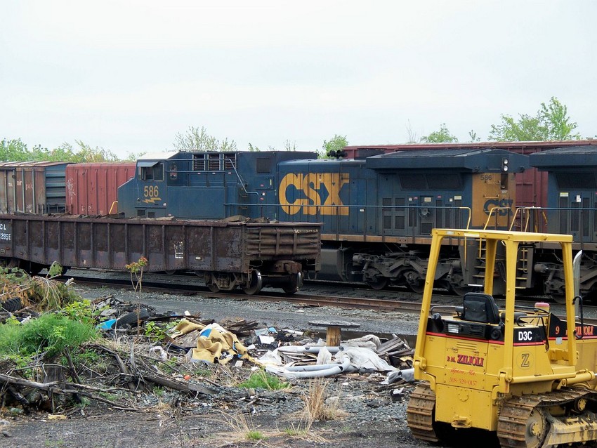 Photo of Closer shot of CSX CW44AC 586 in Framingham’s North Yard.
