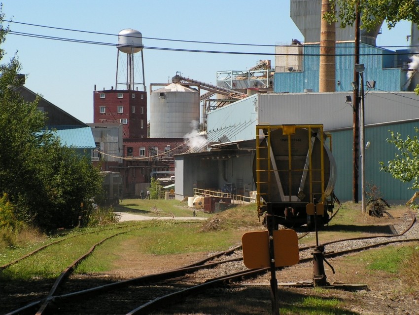 Photo of Lincoln Mill Maine - trackage into the plant with Chlorate cars