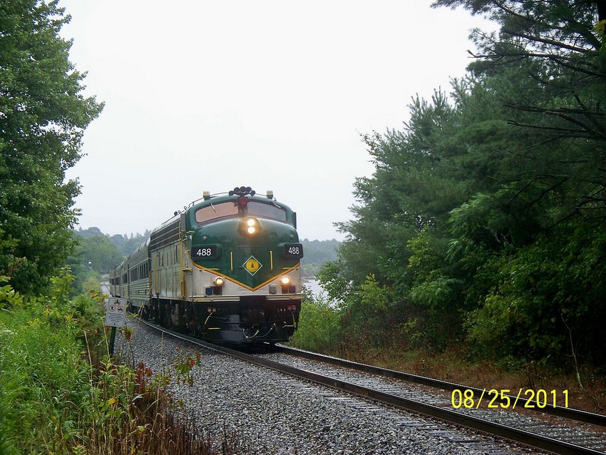 Photo of MER excursion train 3 at Mill St., Nobleboro, ME.