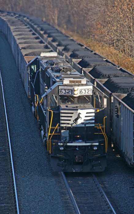 Photo of Eastbound Coal gets pushed by #6321