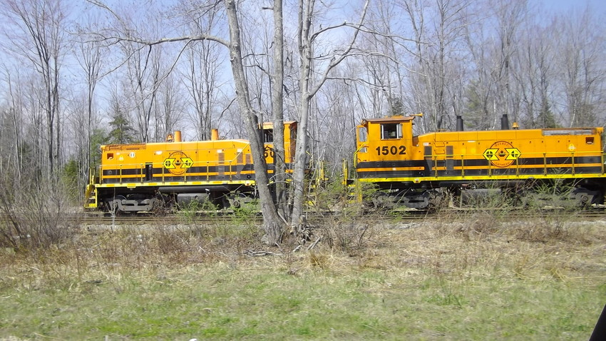 Photo of SLR 1504 and 1502 at Lewiston Junction