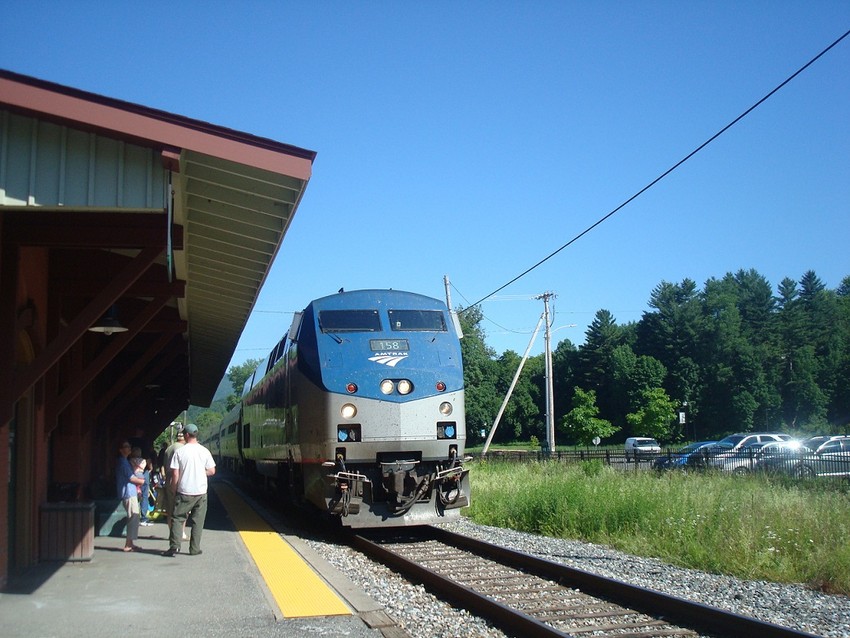 Photo of Amtrak 55 arrives into Waterbury