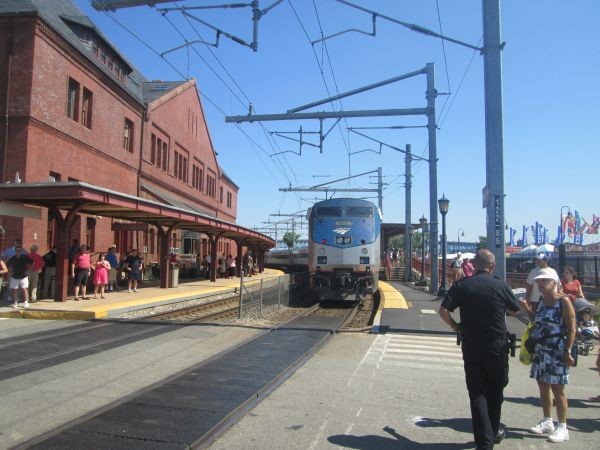 Photo of SHORE LINE EAST TRAIN in NEW LONDON Connecticut