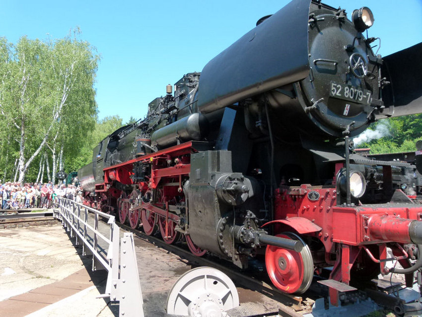 Photo of 52 8079-7 on the turntable