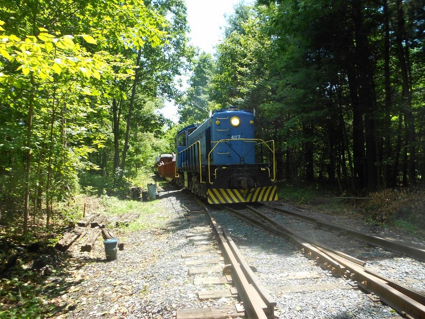 Photo of CMRR 407 at Longyear Switch (MP 24.75)