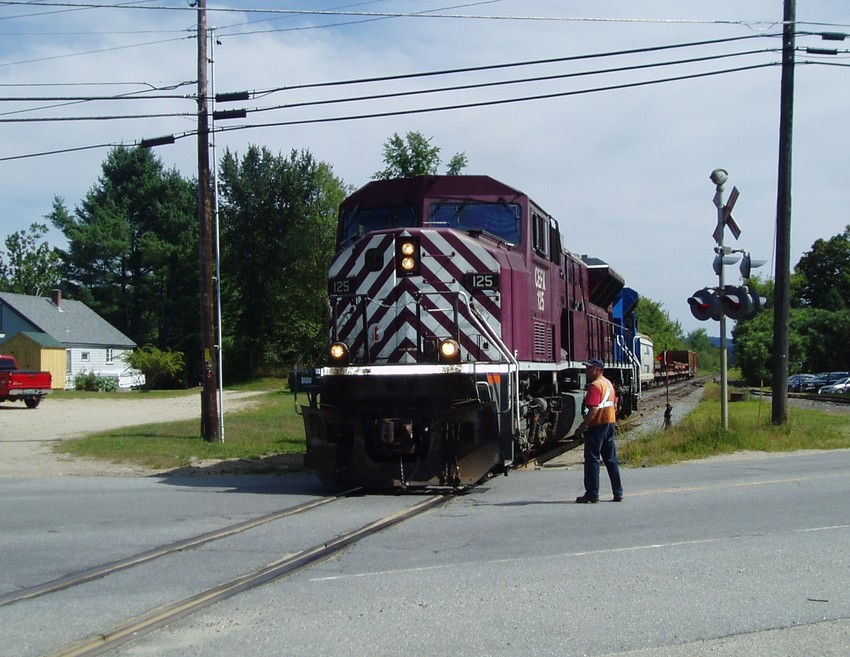 Photo of SD9043MACs Departing Chester