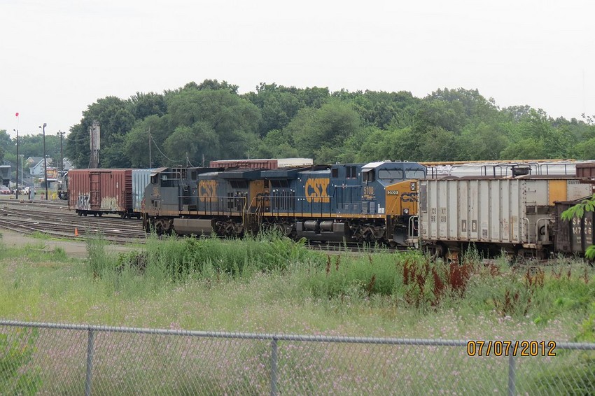 Photo of A pair of CSX AC44CW units in Framingham.