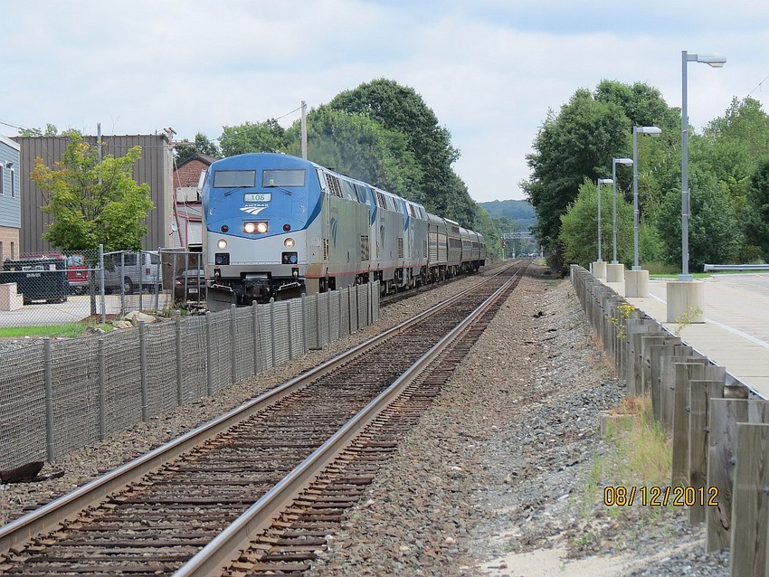 Photo of Close up of the Lake Shore Limited in Ashland.