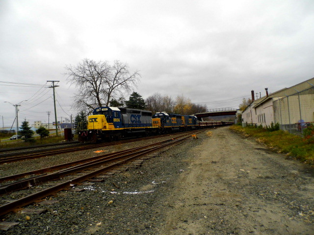 Photo of csx work train westbound @ pittsfield yard