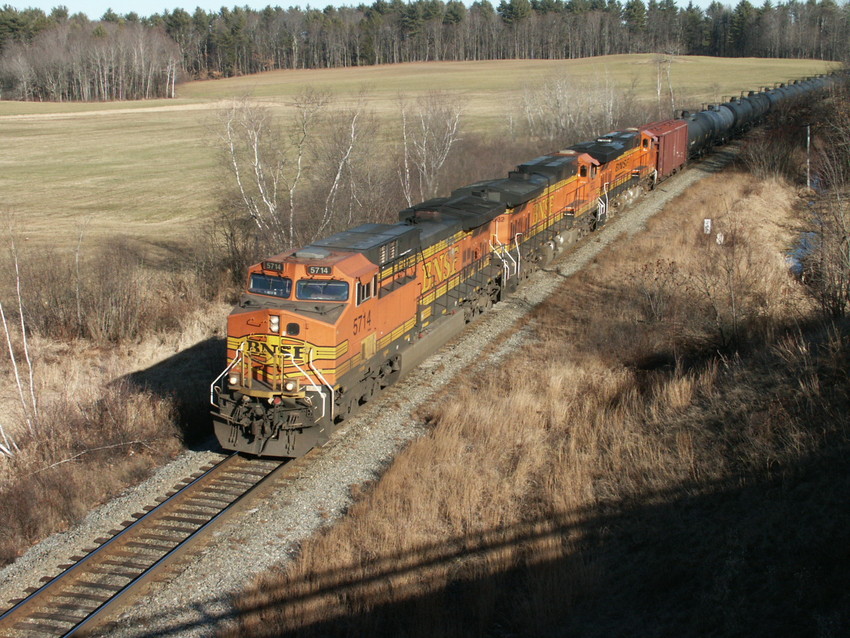 Photo of Empty oil train BNSF 5714