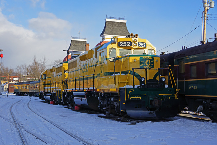 Photo of # 252 in the yard at North Conway