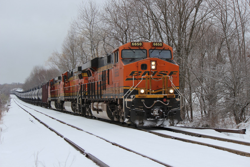 Photo of BNSF Oil East 6650