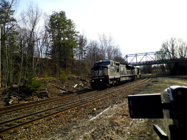 Photo of norfolk southern dash8 wide cab on 22k eastbound