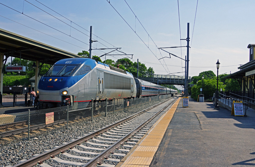 Photo of Train #99 arrives at Kingston, RI