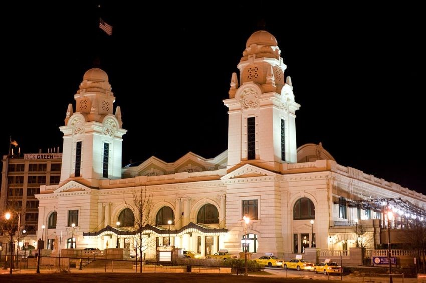 Photo of Worcester Union Station by night