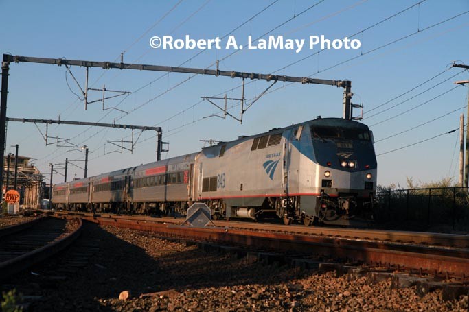 Photo of SLE Train 1691 heads west at Shaws