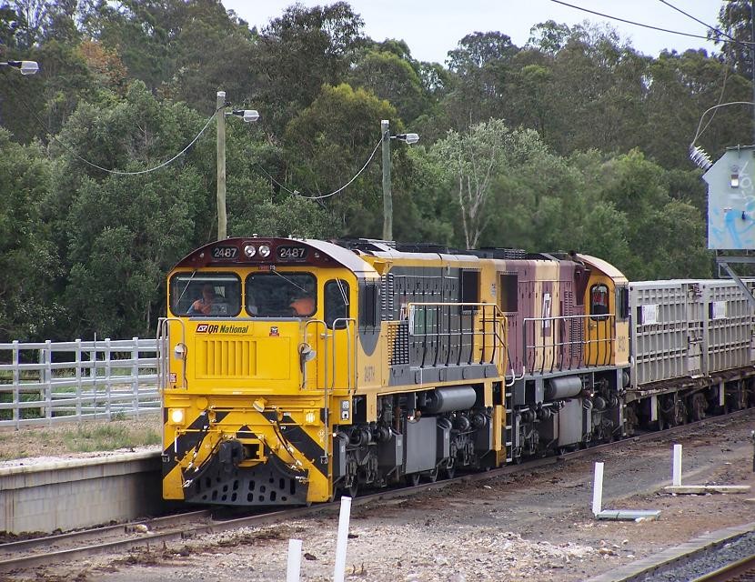 Photo of Aurizon 2487/2413 With The Long Over For A Short Tme.
