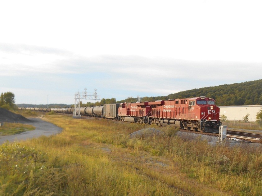 Photo of CP 9531 Oil Train