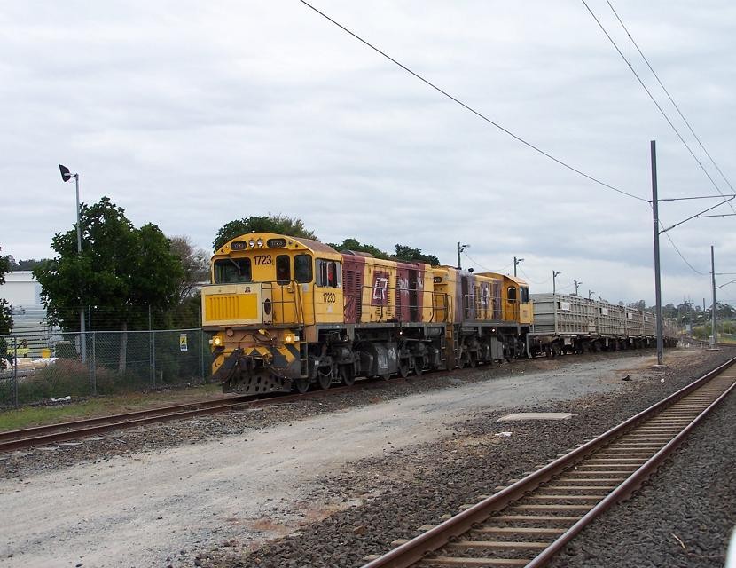 Photo of Aurizon 1723/1759 Couphing and spluttering GM,s