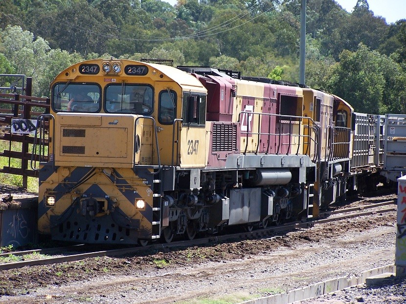 Photo of Aurizon 2347/2411 Shunting In The Old Side Loop.
