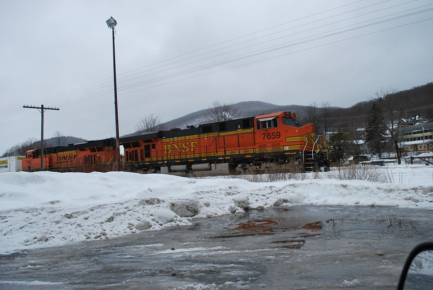 Photo of bnsf power on 23k outlawed @ cpf423
