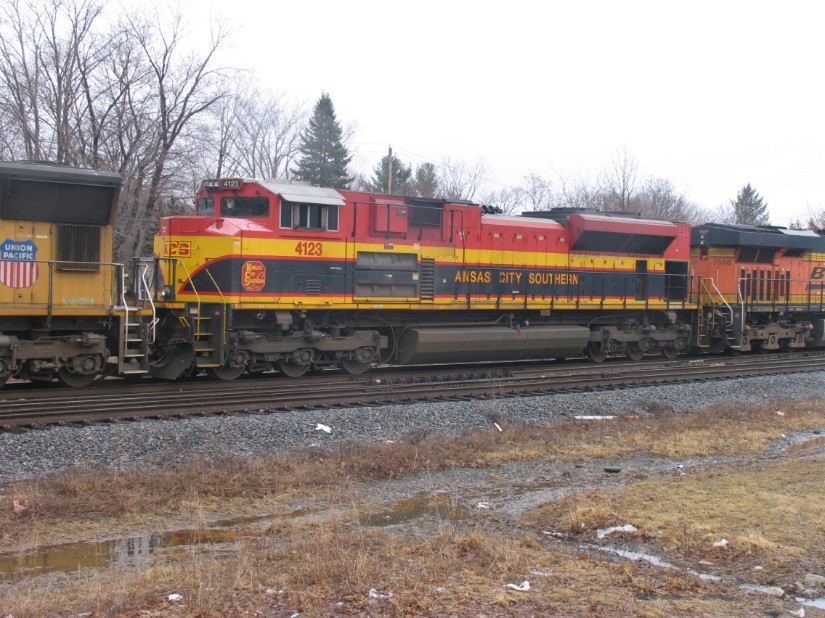Photo of CLOSE UP OF KCS 4123 SD70AC  Southern Belle