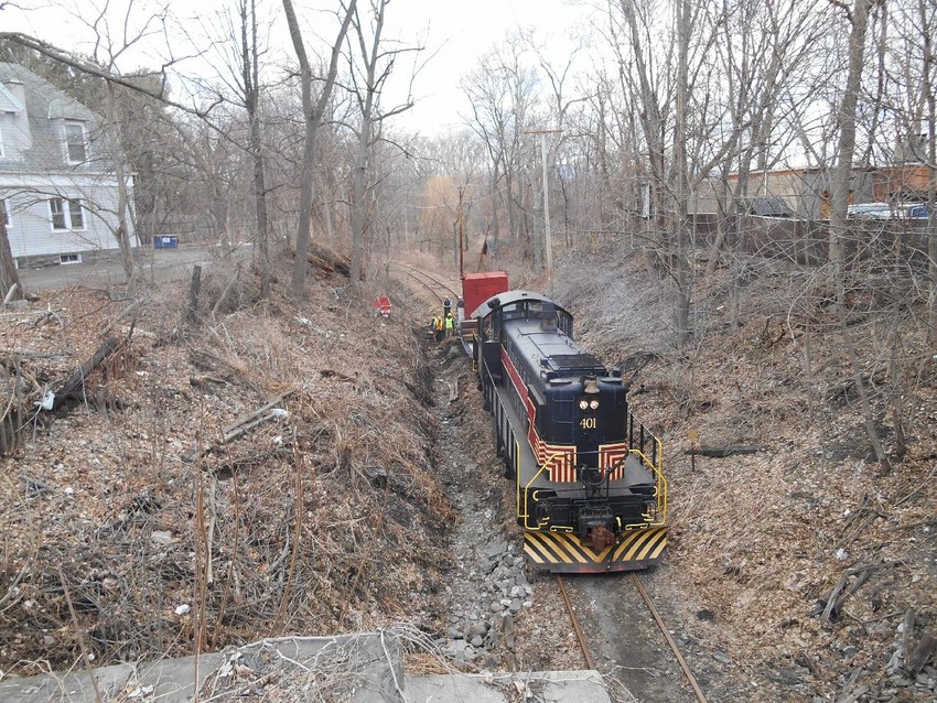 Photo of CMRR Track Crews at Work near Albany Avenue