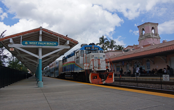Photo of Southbound departing West Palm Beach