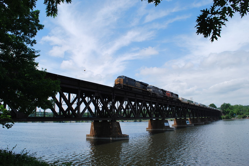 Photo of panam railways train 22k crossing the hudson river bridge