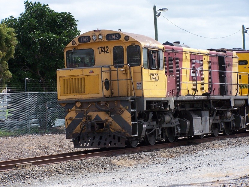 Photo of QR 1742/2493 Small And Big Loco Combination.