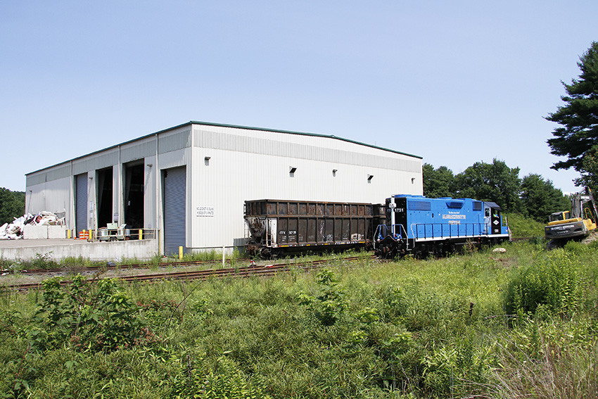 Photo of Mass Central #1751 @ Tri County Recycling Company