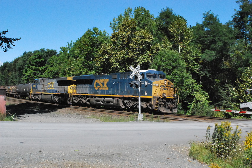 Photo of csx q420 eastbound @ chatham ny