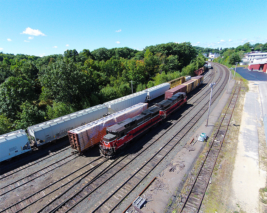 Photo of P&W 3901 & 4001 in Gardner Yard from 75.7 feet up