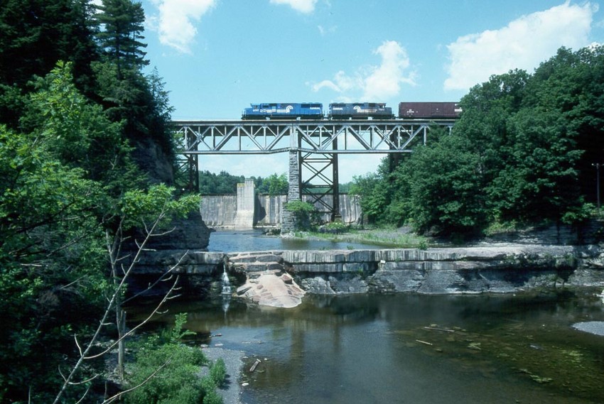 Photo of CR e/b on the Frenches Hollow bridge