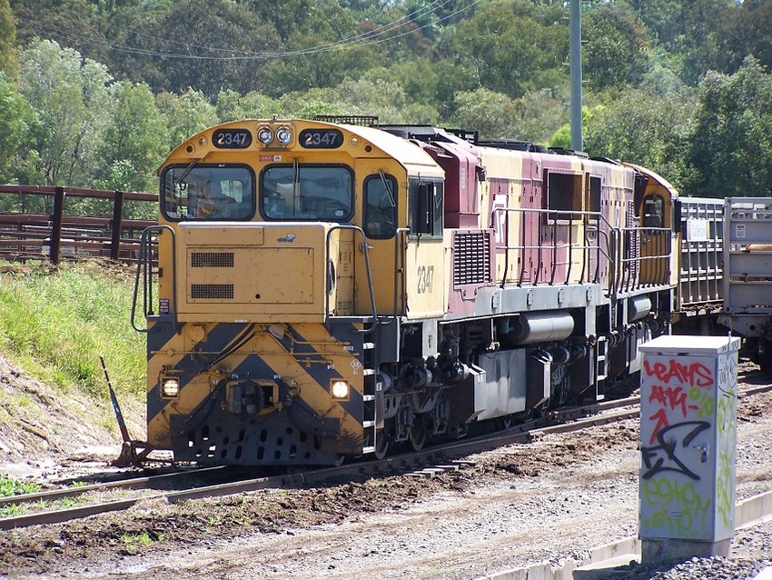 Photo of QR 2347/2411 Shunting At The Old Stockyards.