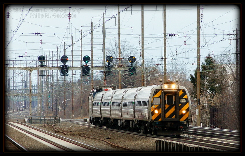 Photo of Amtrak Metroliner 9645 (ex-PC 800) leads Keystone #666 at Linden, NJ