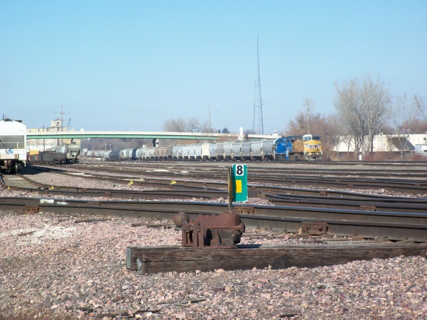 Photo of Union Pacific with GATX in the Des Moines Railyard