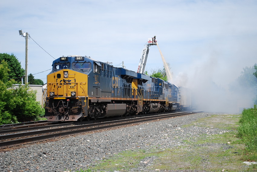Photo of csx q425 with some burning trash @ pittsfield ma