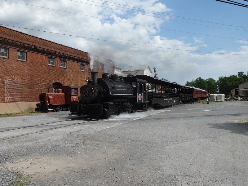 Photo of Walkersville Southern Crossing Main Street to Depot