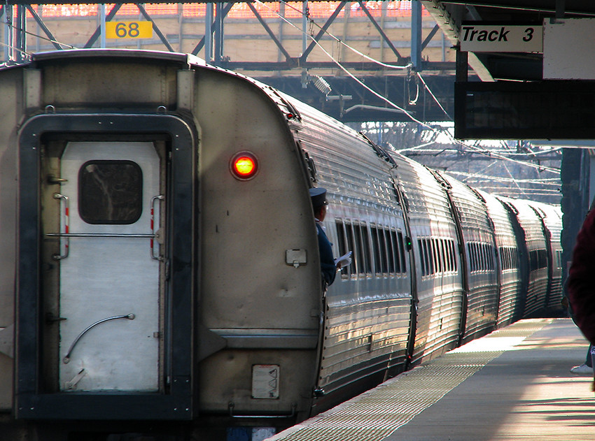 Photo of Amtrak Train #173 at New Rochelle, N.Y. on 2/16/2006