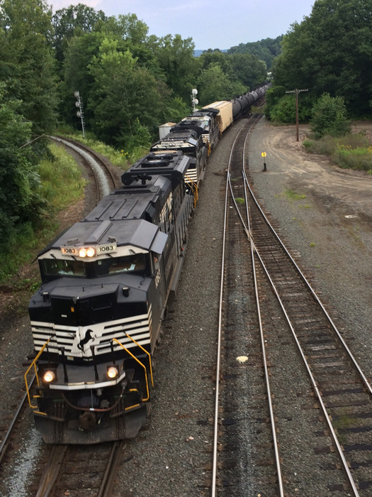 Photo of Loaded Ethanol Train Approaches East Deerfield