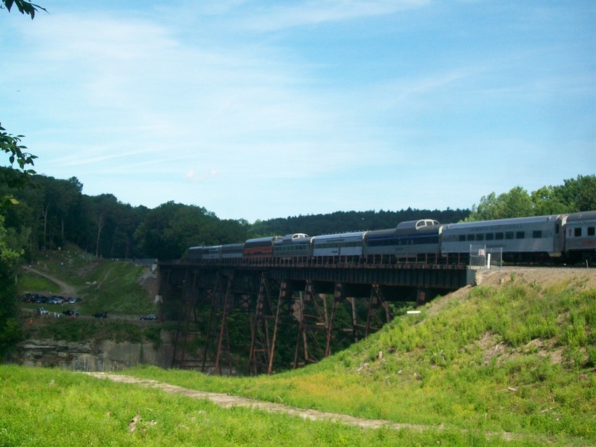 Photo of Nickel Plate #765 crossing Letchworth High Bridge