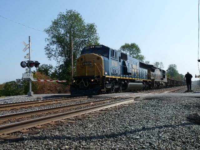 Photo of EMD SD60I in the lead, pulling the freight on CSX mainline