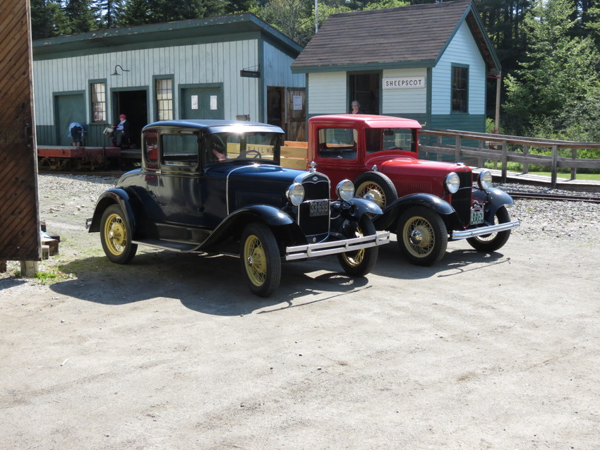 Photo of Antique autos at WW & F Sheepscot Station