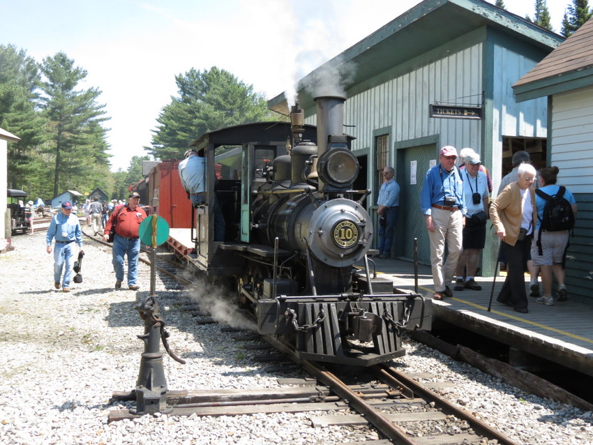 Photo of WW&F #10 again back at Sheepscot Station