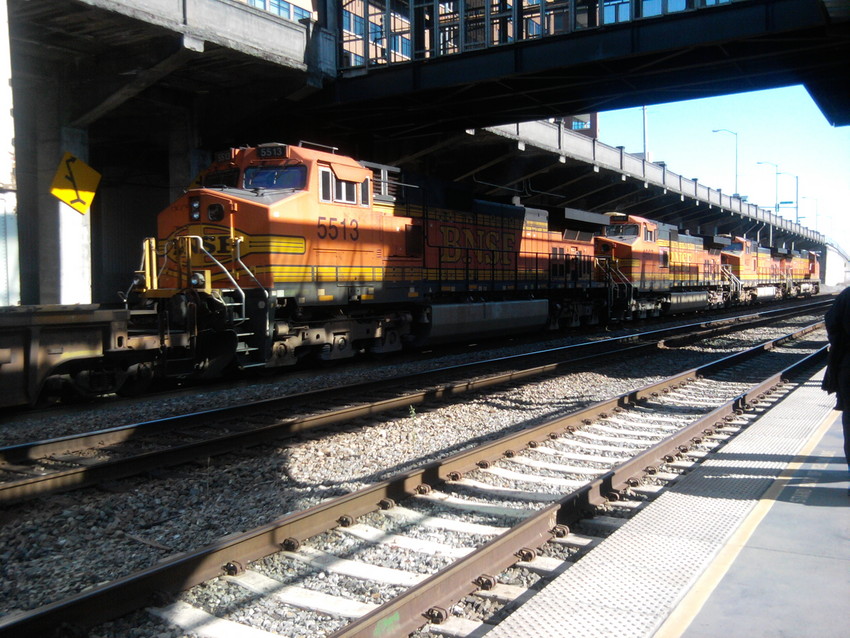 Photo of BNSF stopped at King Street Station