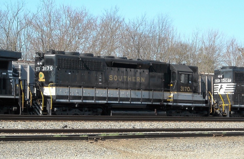 Photo of NS SD-40 in Gaineville, GA
